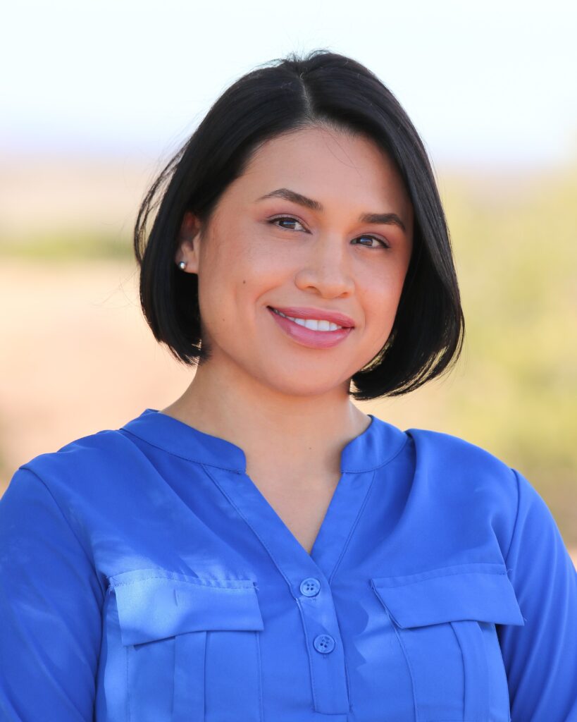 Dr. Adriana Medina